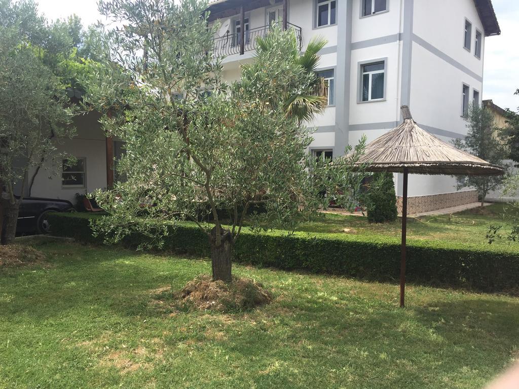 Villa Dede Nikolla ดูร์เรส ภายนอก รูปภาพ